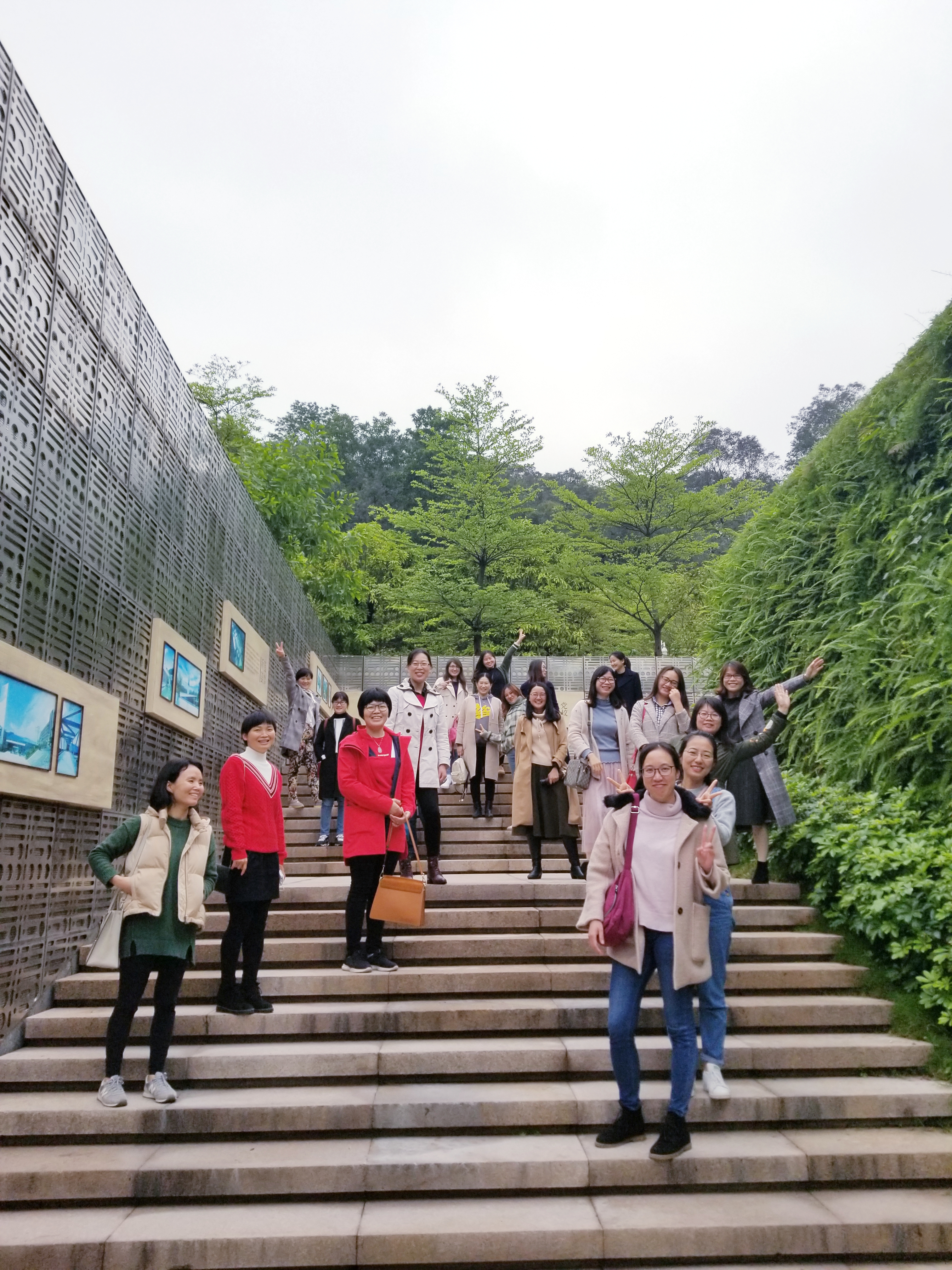 sunbet申搏女教工欢庆国际妇女节4.jpg