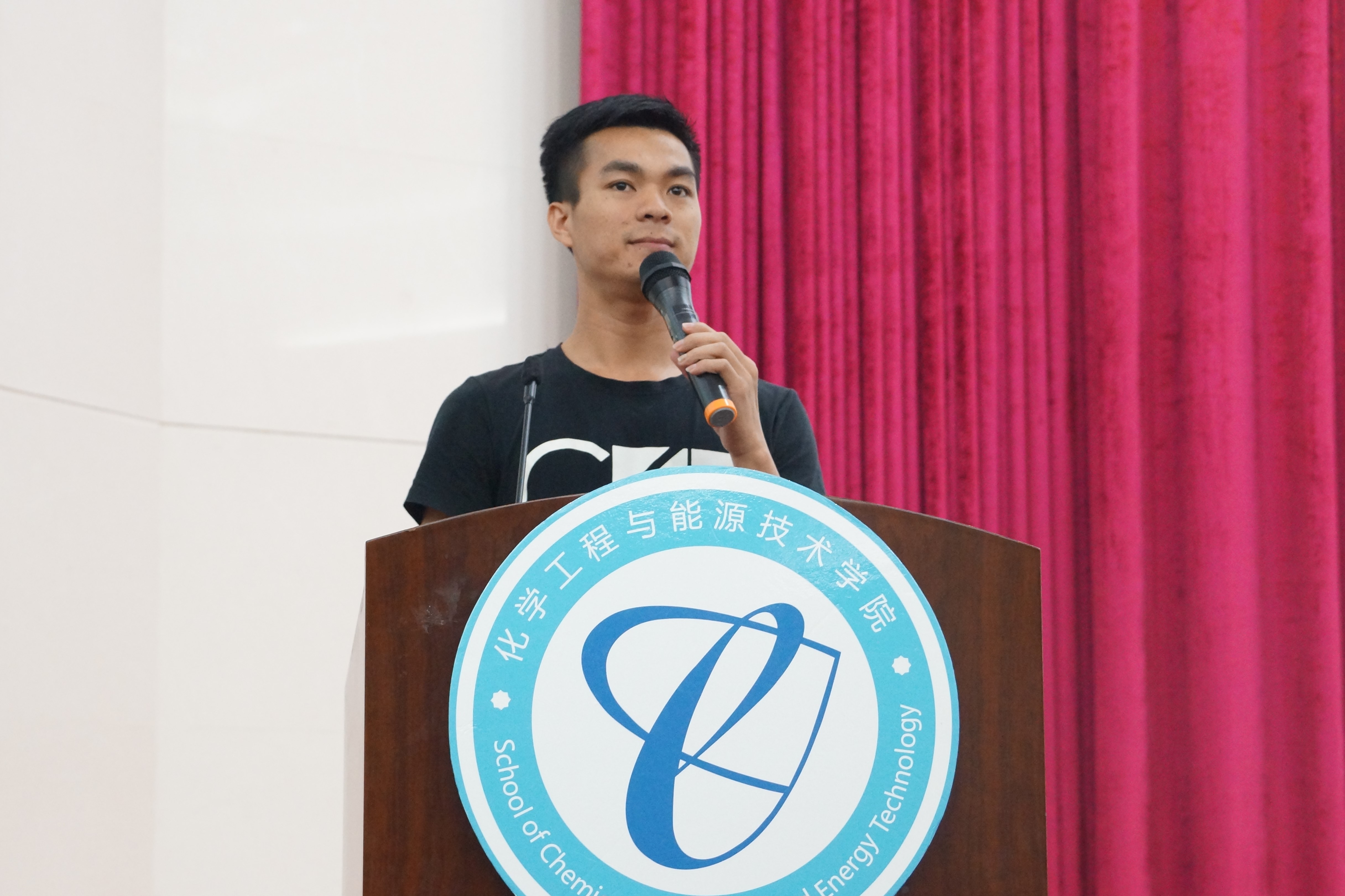 sunbet申搏举办学长-学习经验-生活技巧-分享会1.jpg