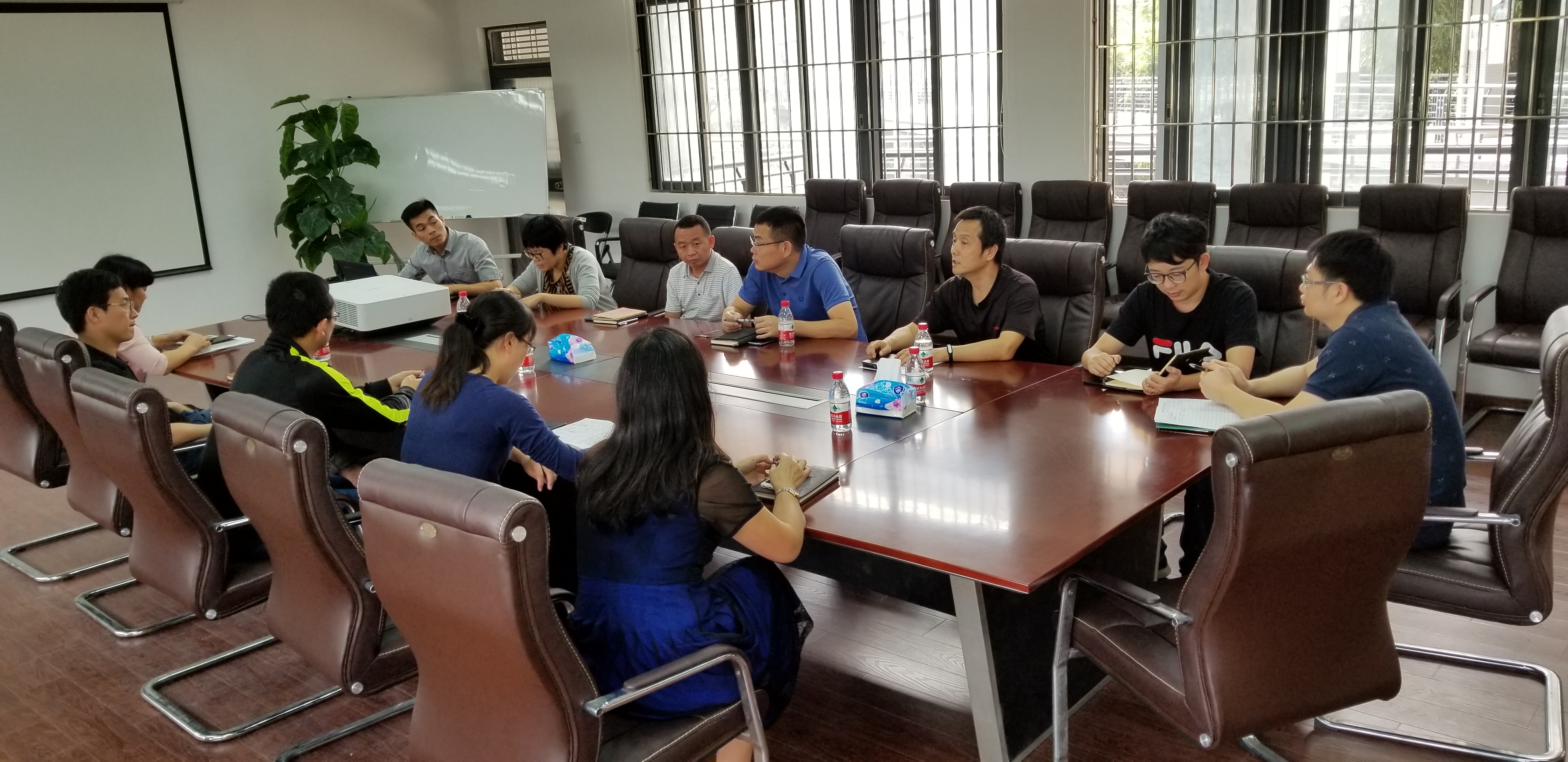 sunbet申搏召开党政联席扩大会.jpg